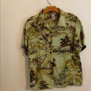 WEEKEND TRAFFIC BUTTON DOWN SHIRT SIZE SMALL